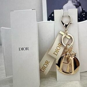 DIOR NIB Gold Logo DIOR Letter Keychain